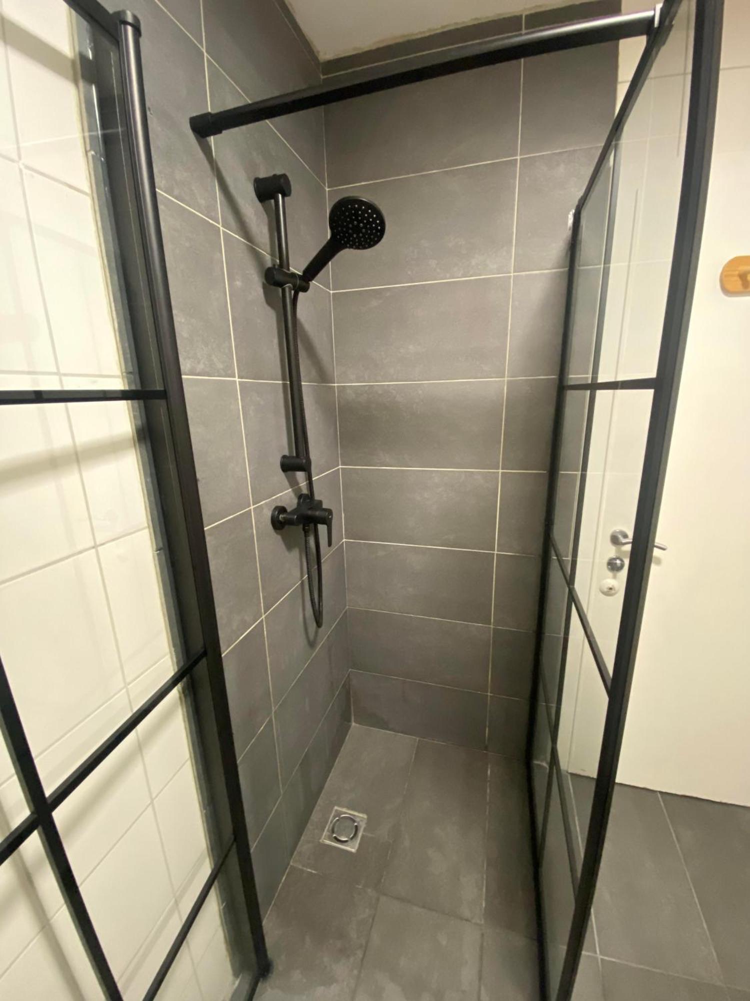 Moderne Wohnung Naehe Hauptbahnhof Linz Exterior foto